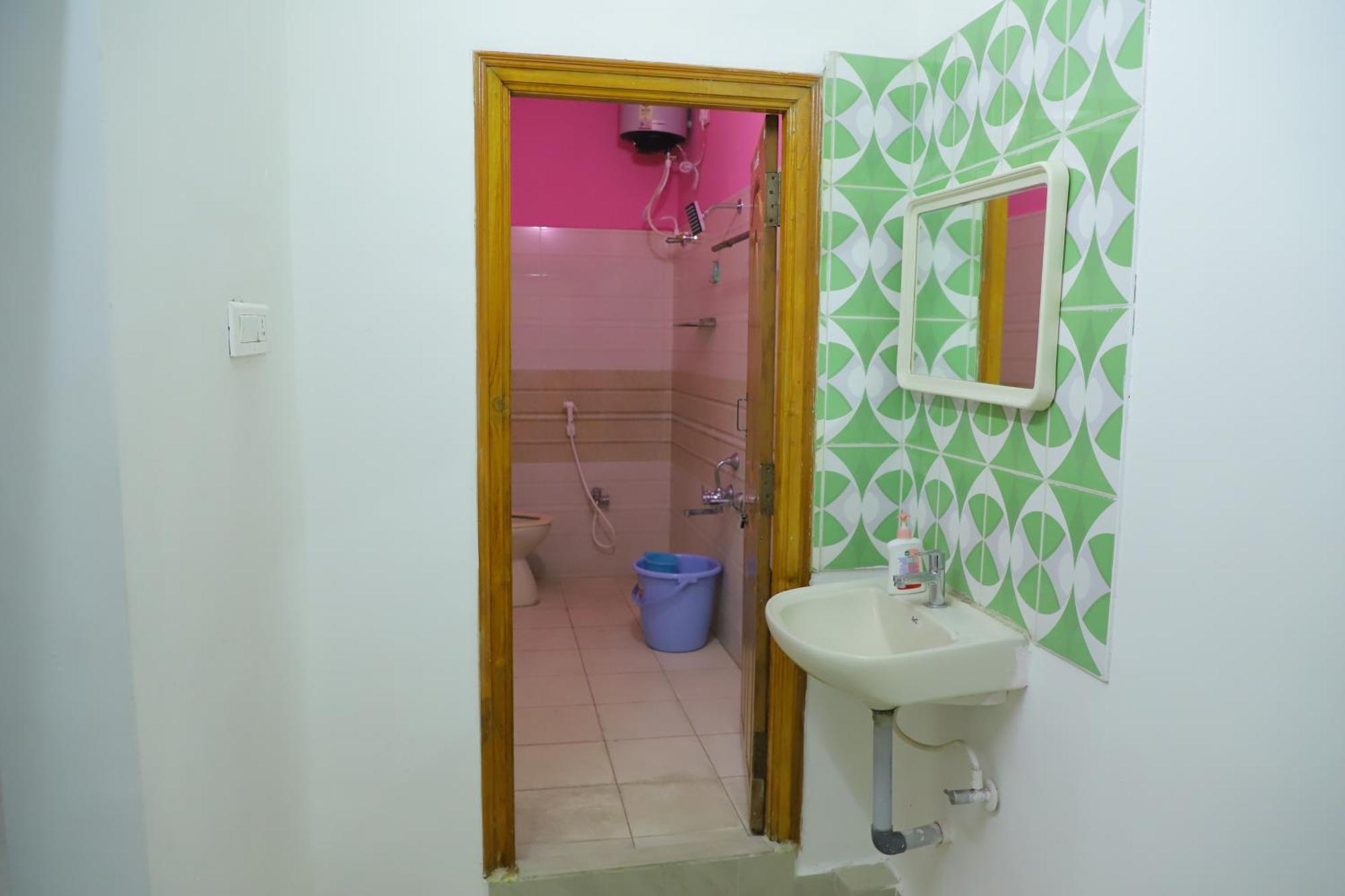 Nanda Mohan Homestay- Luxuries Ac Apartment Close To Alipiri Foothills-Kapila Teertham And Iskcon Temple Тирупати Экстерьер фото