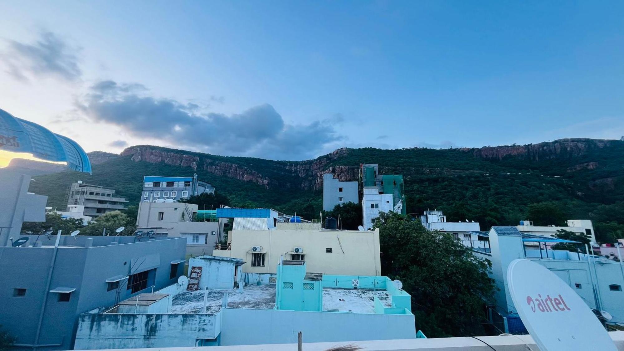Nanda Mohan Homestay- Luxuries Ac Apartment Close To Alipiri Foothills-Kapila Teertham And Iskcon Temple Тирупати Экстерьер фото